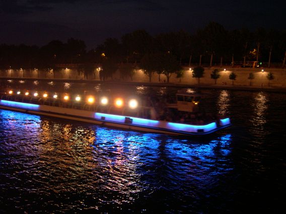  visites nocturnes en bateau mouche